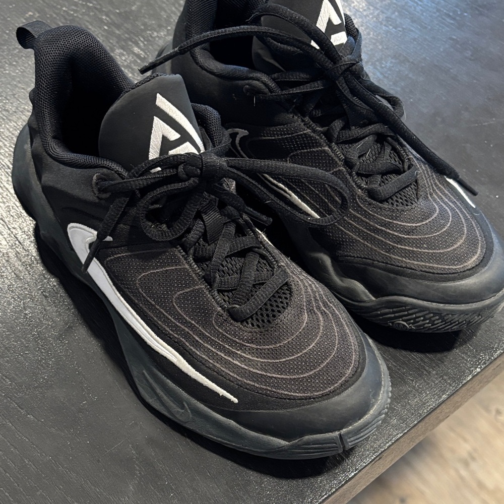 Kids Black Athletic Shoes 4.5y